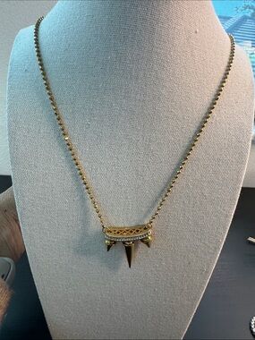 nOir Jewelry Gold Spike Bar Pendant Necklace
